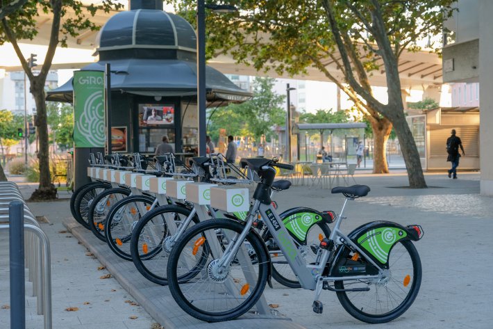 imagem de estação de bicicletas gira